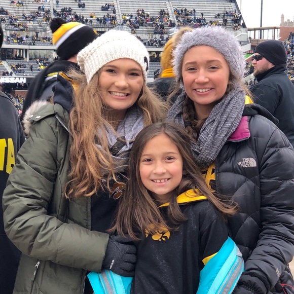 Meet your Posher, Cheryl - Picture 2 of 2